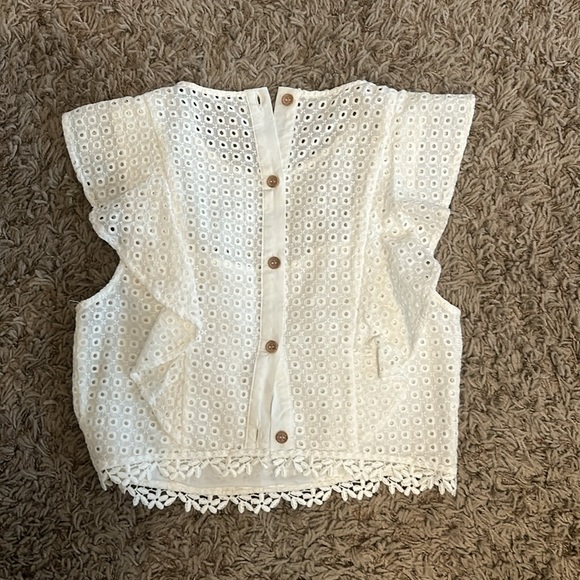 Scalloped top - Picture 3 of 3